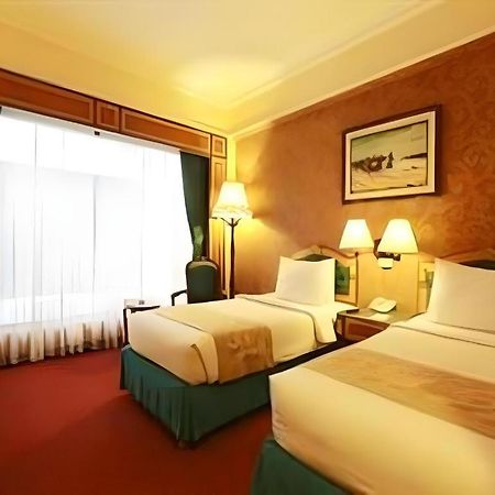 Gajahmada Graha Hotel Malang Kültér fotó