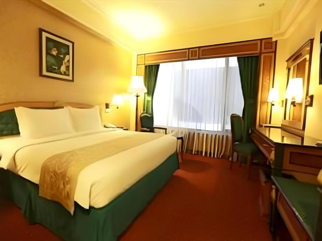 Gajahmada Graha Hotel Malang Kültér fotó