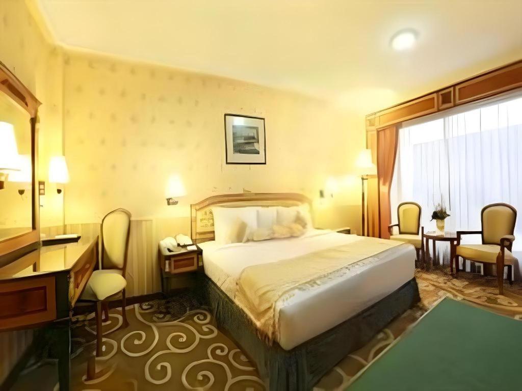 Gajahmada Graha Hotel Malang Kültér fotó
