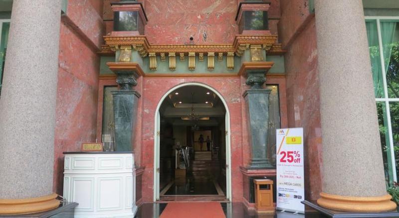 Gajahmada Graha Hotel Malang Kültér fotó