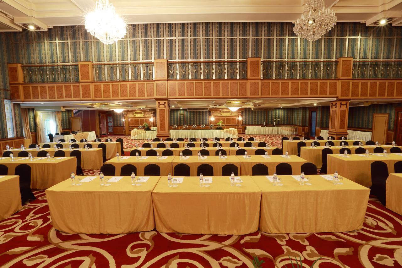 Gajahmada Graha Hotel Malang Kültér fotó