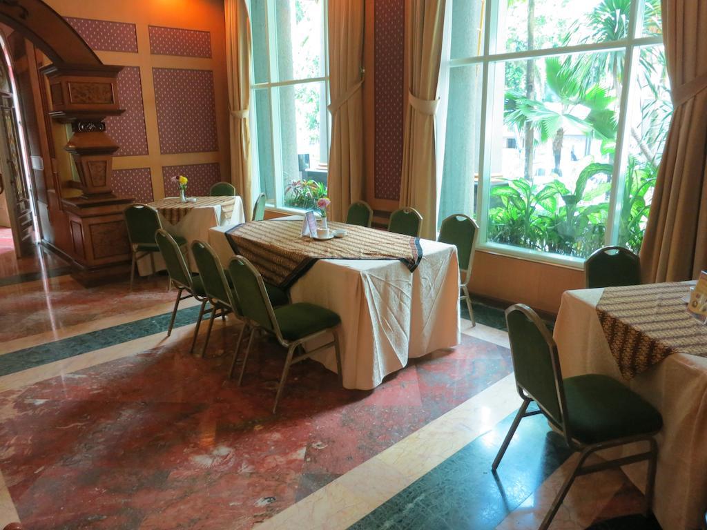 Gajahmada Graha Hotel Malang Kültér fotó