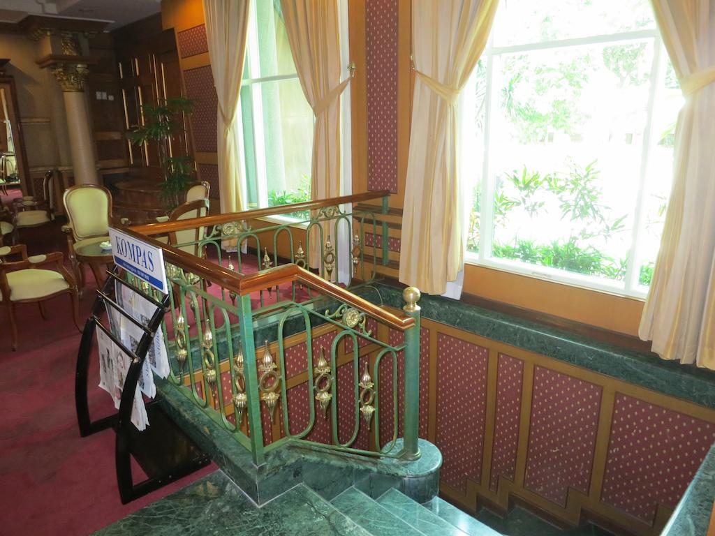 Gajahmada Graha Hotel Malang Kültér fotó